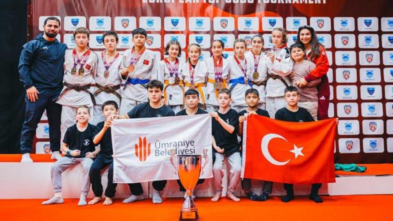 Avrupa'da zirveye adım: Ümraniye judoda kupayı kaldırdı