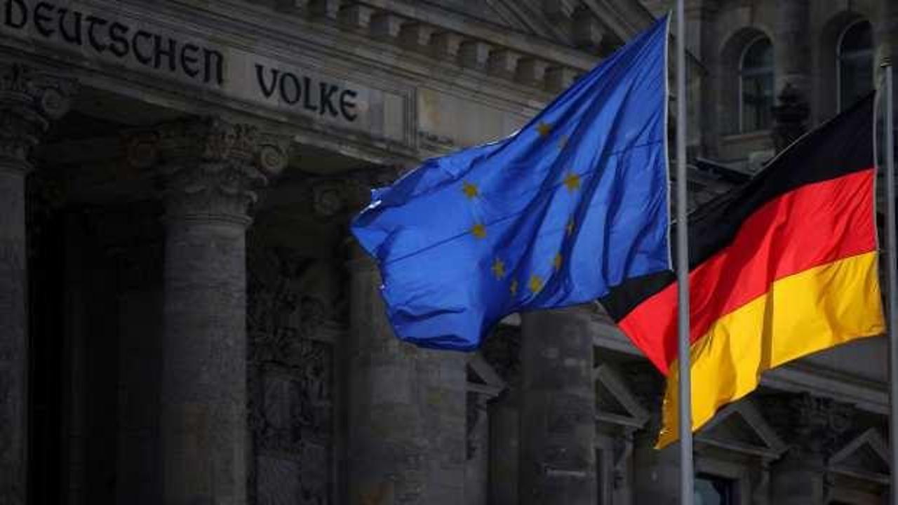 Alman ekonomisi daraldı