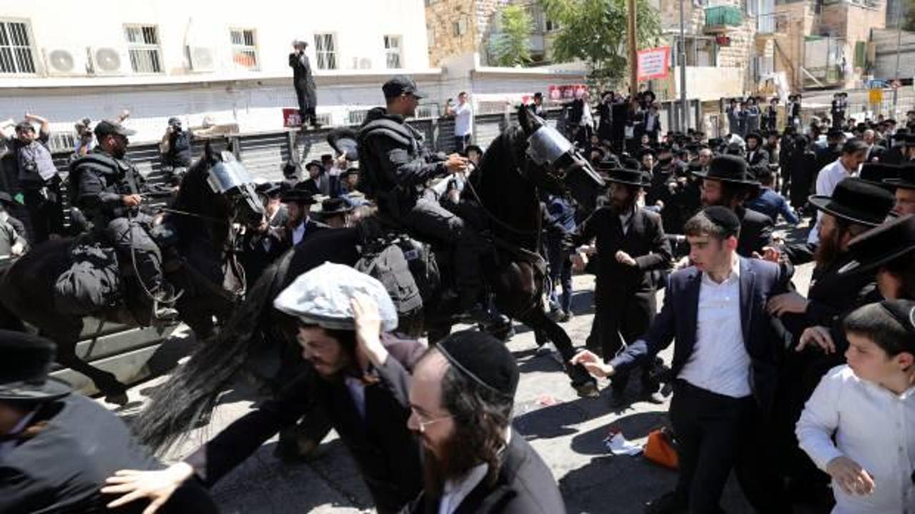 Batı Kudüs'te Haredilerin zorunlu askerlik protestosuna sert müdahale