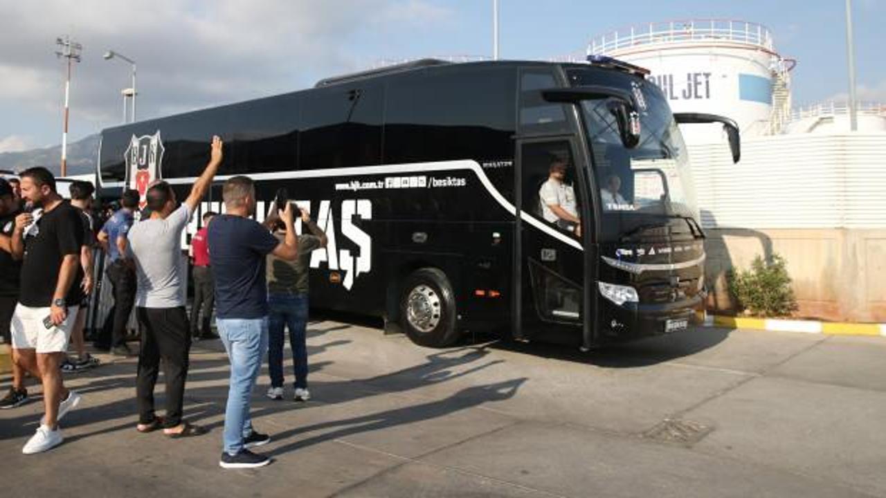 Beşiktaş taraftarından Sergen Yalçın'a sürpriz: Görünce yüzü güldü