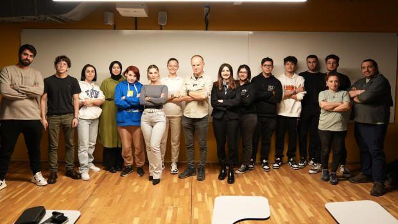 ‘Derste Konuk Var’ ile deneyimli isimden öğrencilere uygulamalı eğitim