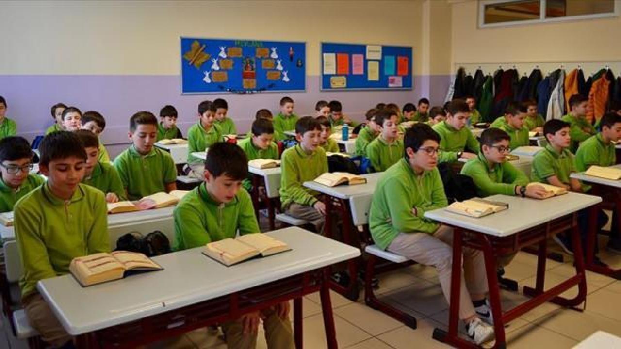 Eleştirilere yanıt: İmam Hatipler 10 dilde eğitim veriyor