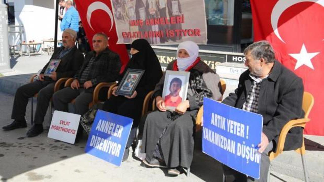 Evlat nöbetindeki annelerden Bahçeli'ye destek