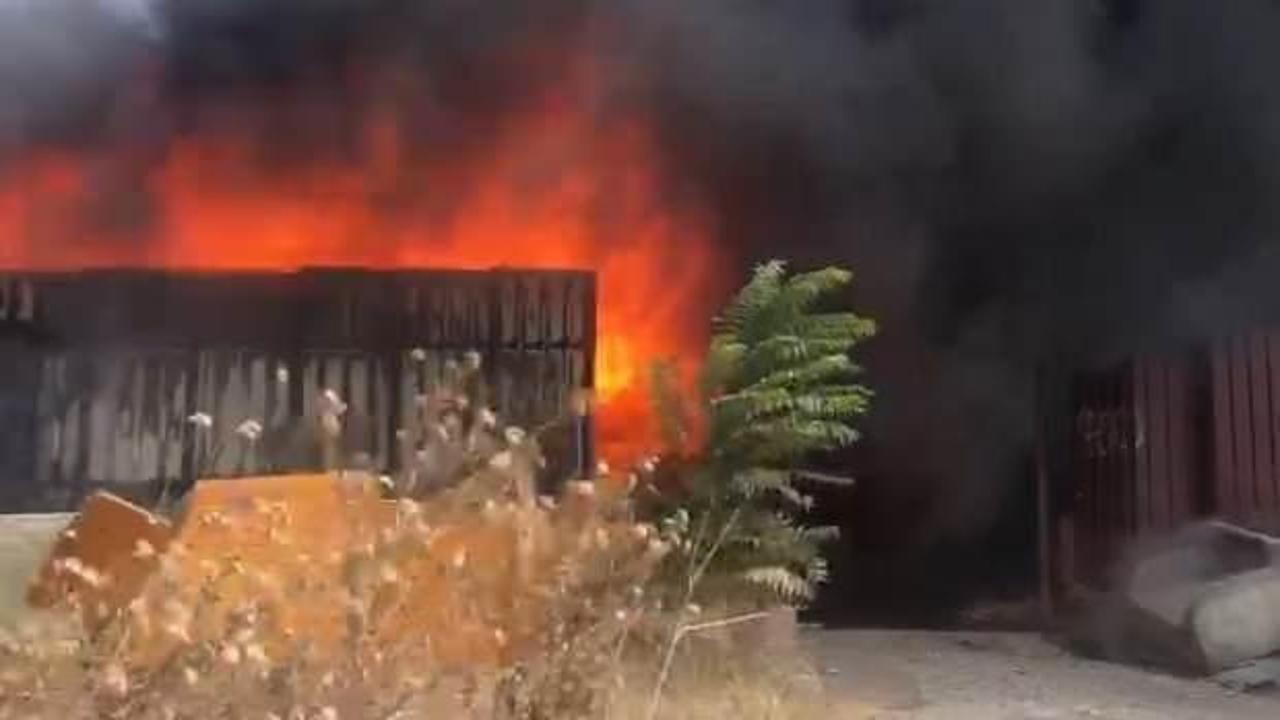 Geri dönüşüm tesisinde yangın!