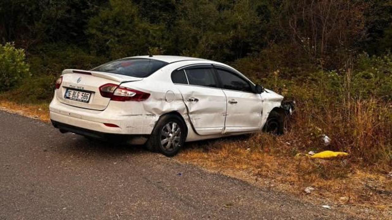 Kamyonetin sıkıştırdığı otomobil ağaçlık alana savruldu; 5 yaralı