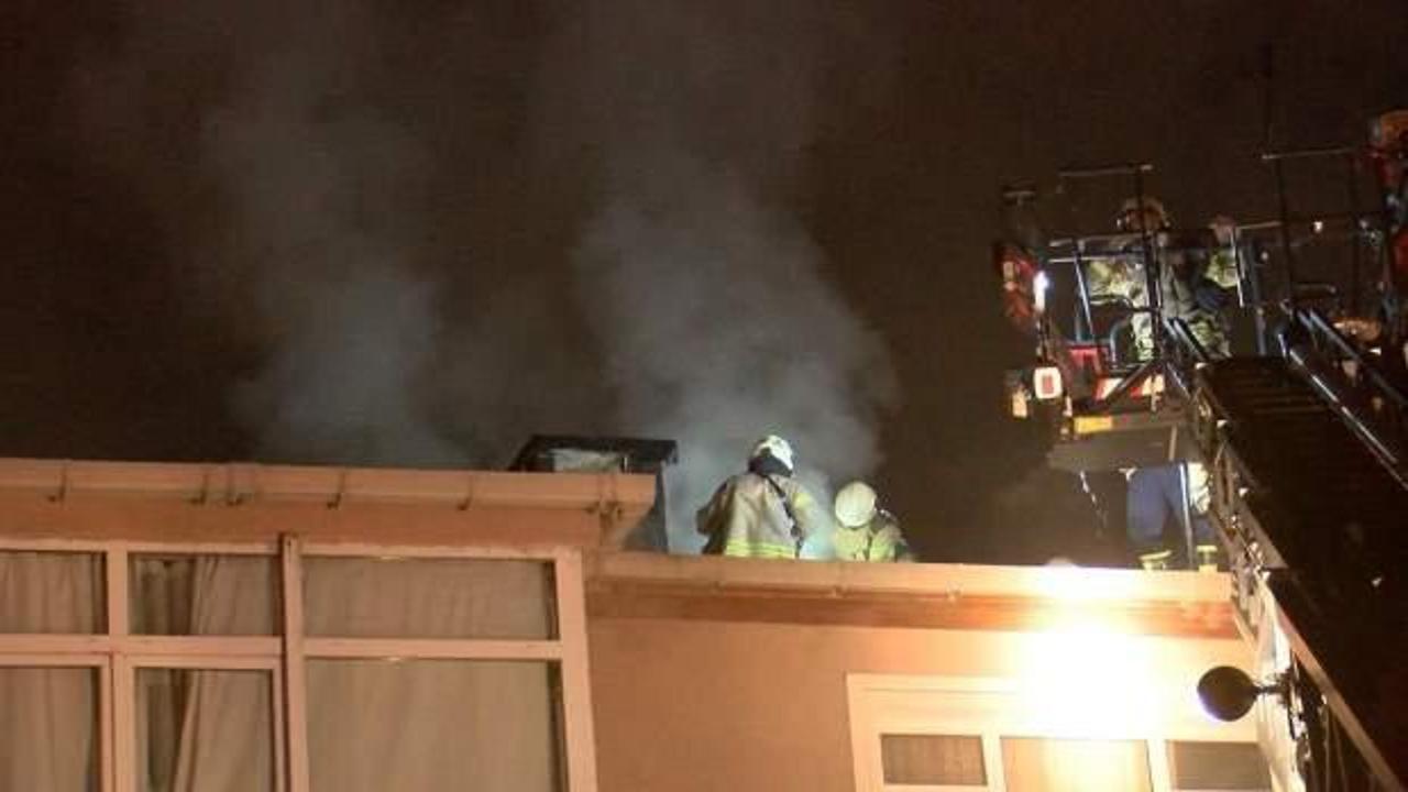 Sarıyer’de 4 katlı binanın çatısında yangın