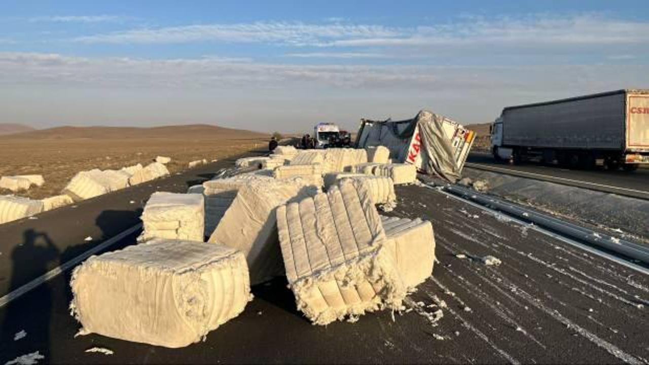 TIR devrildi: 1 ölü, 1 yaralı