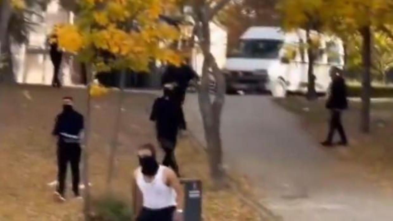 Üniversitede iki grup arasında kavga! Maskeli saldırganlar devreye girdi...