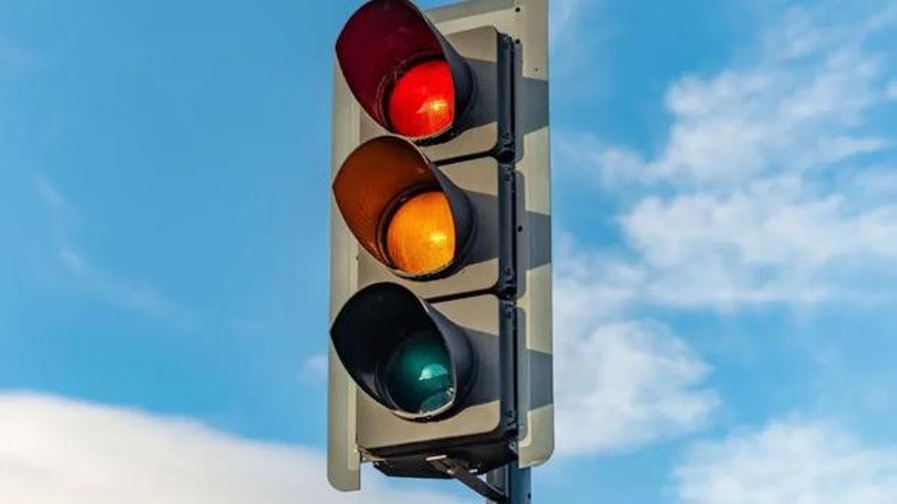Trafik lambalarında yeni renk görmeye hazır olun! İşte, anlamı..